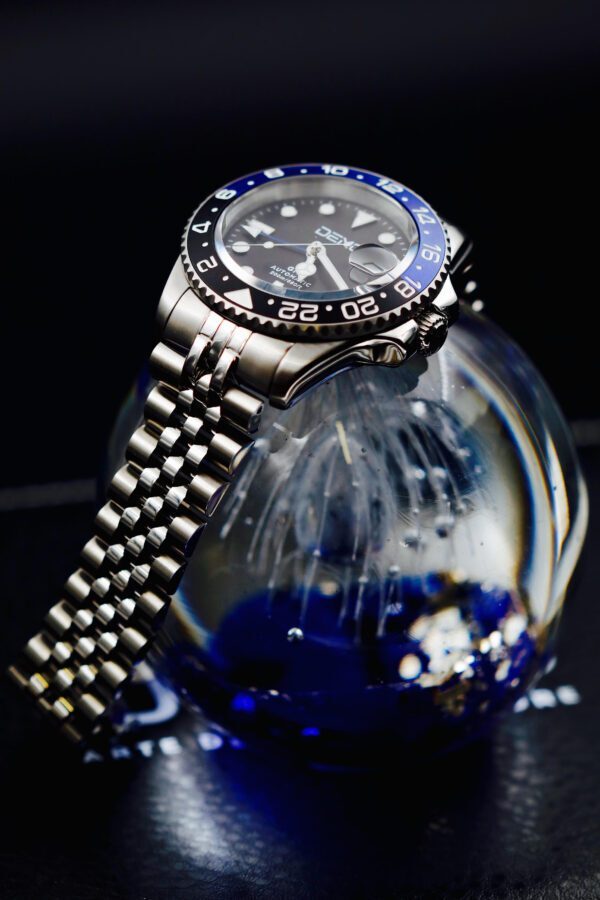 GMT
